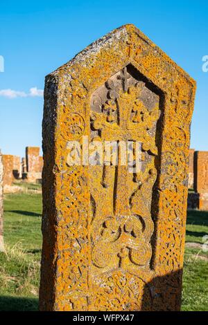 Armenien, Gegharkunik region, Umgebung von Sevan, Noraduz (oder noratus), Friedhof der mittelalterlichen Gräbern genannt Khachkars am Ufer des Sevan See Stockfoto