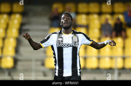 BEVEREN, Belgien - 31. August: Shamar Nicholson von Charleroi feiert, nachdem er ein Ziel der Jupiler Pro League Spieltag 6 zwischen Waasland-Beveren und Sporting Charleroi am 31. August 2019 in Beveren, Belgien. (Foto von Vincent Van Doornick/Credit: Pro Schüsse/Alamy leben Nachrichten Stockfoto