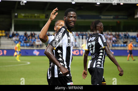 BEVEREN, Belgien - 31. August: Shamar Nicholson von Charleroi feiert, nachdem er ein Ziel der Jupiler Pro League Spieltag 6 zwischen Waasland-Beveren und Sporting Charleroi am 31. August 2019 in Beveren, Belgien. (Foto von Vincent Van Doornick/Credit: Pro Schüsse/Alamy leben Nachrichten Stockfoto