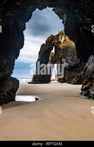 Ebbe in Playa de las Catedrales Galicien Spanien Stockfoto