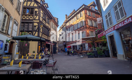 Straßburg, Frankreich - 26. Juli 2018: schöne Gebäude im Herzen von Petite France in Straßburg im französischen Elsass. Viele Strukturen ar Stockfoto