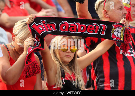 Bayer 04 Leverkusen Fan während dem Bundesligaspiel zwischen Bayer 04 Leverkusen und TSG 1899 Hoffenheim im Bay Arena gesehen. (Endstand; Bayer 0:0 TSG 1899 Hoffenheim) Stockfoto