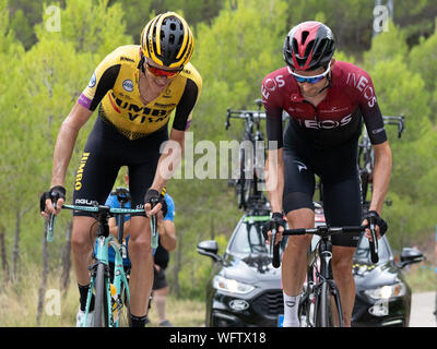 30 augustus 2019 Mas de la Costa, Spanien Radsport Vuelta 2019 30-08-2019: Ronde van Spanje: Onda: Mas de la Costa Ineos Team, Jumbo Visma Team, Robert Gesink, Stage 7, Vuelta a Espana 2019, Wout Poels Stockfoto
