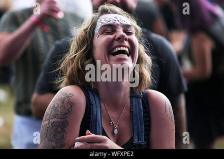 Knebworth, Herfordshire, UK. 31 August, 2019. Festivalbesucher an der zweiten Cool Britannia Festival auf dem Gelände des Knebworth House. Stockfoto