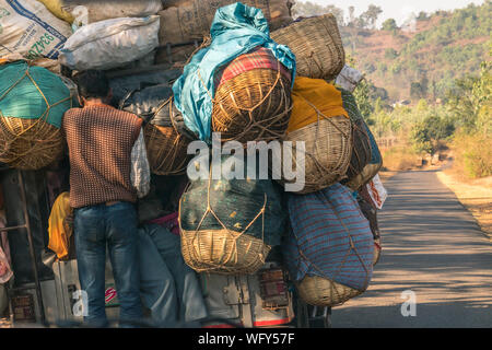 Street und fahren Fotos von Jeypore Odisha Indien genommen von Mary Catherine Messner für mctravelpics.com. Stockfoto