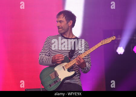 Knebworth, Herfordshire, UK. 31 August, 2019. Sleeper live an der zweiten Cool Britannia Festival durchführen, auf dem Gelände des Knebworth House. Stockfoto