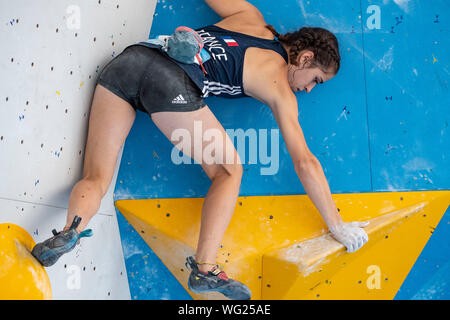 Luce Douady von Frankreich während der IFSC Climbing Jugend Weltmeisterschaften Arco 2019 Boulder Finale Jugend A Frauen an der legendären Rockmaster Stadion Klettern in Arco, Italien, Augsut 31, 2019. Credit: Enrico Calderoni/LBA SPORT/Alamy leben Nachrichten Stockfoto