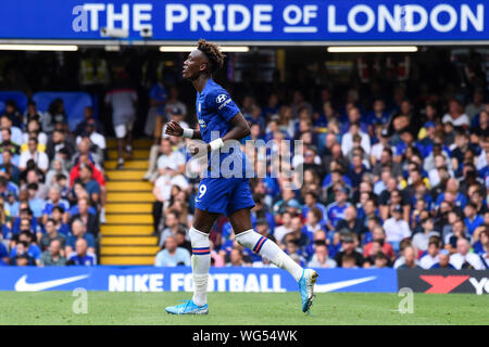 London, Großbritannien. 31 Aug, 2019. Tammy Abraham von Chelsea feiert nach zählen während der Englischen Premier League Spiel zwischen Chelsea und Sheffield United an der Stamford Bridge in London, Großbritannien am 12.08.31., 2019. Quelle: Xinhua/Alamy leben Nachrichten Stockfoto
