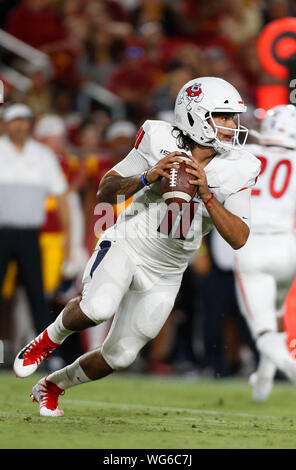 August 31, 2019 Fresno Zustand-Bulldoggen quarterback Jorge Reyna #11 kriecht mit der Kugel während der NCAA Football Spiel zwischen dem USC Trojans und der Fresno State Bulldoggen am Kolosseum in Los Angeles, Kalifornien. Obligatorische Photo Credit: Charles Baus/CSM Stockfoto