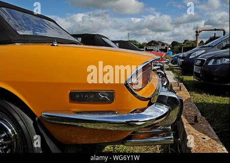 Ein Line up der klassischen Stag Sportwagen am Severn Valley Railway classic car Tag, Kidderminster Station. 31. August 2019 Stockfoto