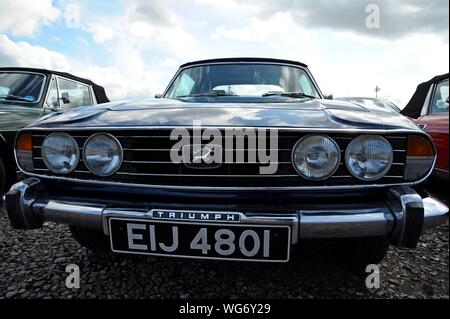 Ein frontgrill Ansicht einer 1973 Triumph Stag Sportwagen in einem Line-up der Marke am Severn Valley Railway classic car Tag, 31. August 2019 Stockfoto