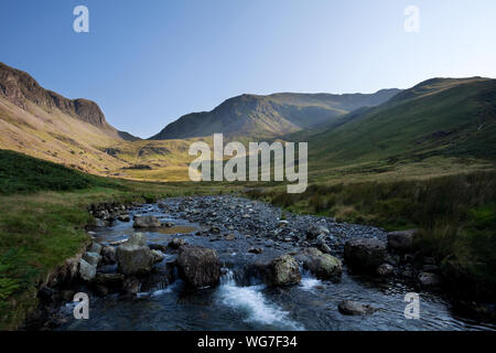 Ford über Newlands Beck im Newlands Valley, Lake District, Großbritannien Stockfoto