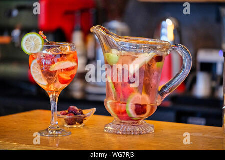 Exotischen alkoholischen Cocktails. Frische Sommer cocktail Stockfoto