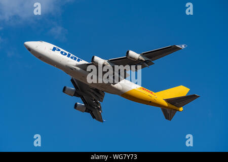 Tokio, Japan - JAN. 13, 2019: Polar Air Cargo Boeing 747-400F, die vom internationalen Flughafen Narita in Tokio, Japan. Stockfoto