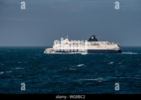 Eine DFDS Cross Channel Überfahrt mit der Fähre zwischen Calais in Frankreich und in Dover in England. Stockfoto