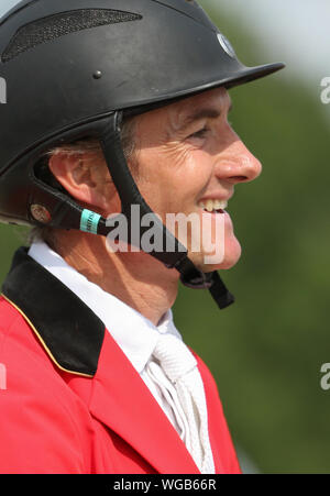 01. September 2019, Niedersachsen, Luhmühlen: Pferdesport, Eventing, Europameisterschaft: Die Belgische eventing rider Constantin van Rijckevorsel ist glücklich, nach seinem springen. Foto: Friso Gentsch/dpa Stockfoto