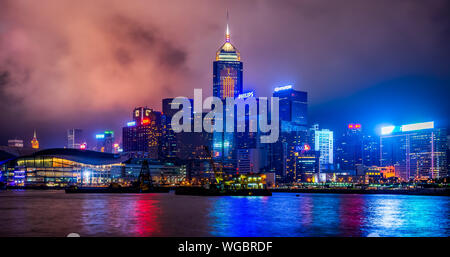 Hong Kong, März 2013 Symphonie der Lichter ist eine tägliche Show in Hongkong ist der weltweit größte ständige Licht und Sound Show, Guinness World Records Stockfoto