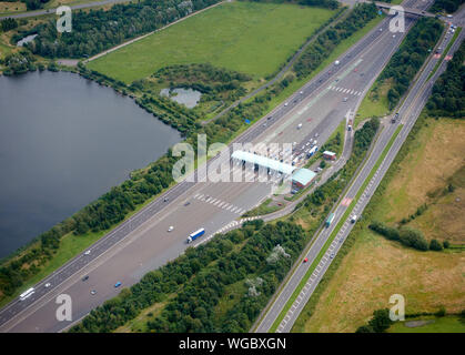 Eine Luftaufnahme von Mautstellen der M6 Toll, West Midlands, Großbritannien Stockfoto