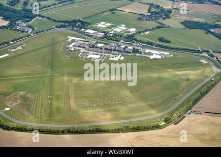 Eine Luftaufnahme des Flugplatzes Goodwood, Südostengland, Großbritannien Stockfoto