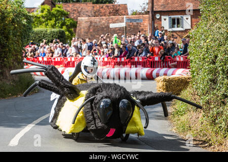 Cookham Dean, UK. 1. September, 2019. Ein custom-built Kart konkurriert im Cookham Dean Schwerkraft Grand Prix zugunsten der Thames Valley und Chiltern Air Ambulance. Credit: Mark Kerrison/Alamy leben Nachrichten Stockfoto