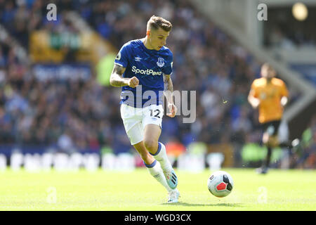 Liverpool, Großbritannien. 01 Sep, 2019. Lucas Digne von Everton in Aktion. Premier League match, Everton v Wolverhampton Wanderers im Goodison Park in Liverpool am Sonntag, den 1. September 2019. Dieses Bild dürfen nur für redaktionelle Zwecke verwendet werden. Nur die redaktionelle Nutzung, eine Lizenz für die gewerbliche Nutzung erforderlich. Keine Verwendung in Wetten, Spiele oder einer einzelnen Verein/Liga/player Publikationen. pic von Chris Stading/Andrew Orchard sport Fotografie/Alamy Live news Credit: Andrew Orchard sport Fotografie/Alamy leben Nachrichten Stockfoto