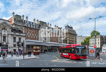 London Victoria Station (Bahnhof) in Victoria, Westminster, London, England, UK. Victoria London. Stockfoto