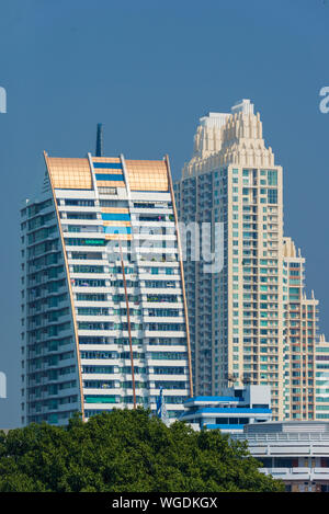 Hochhaus in der Silom Sathon zentralen Geschäftsviertel von Bangkok Thailand Stockfoto