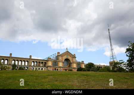 London, Großbritannien. 1. Sep 2019. Alexandra Palace im Norden von London an einem warmen und sonnigen Morgen des ersten Tages der meteorologische Herbst. Credit: Dinendra Haria/SOPA Images/ZUMA Draht/Alamy leben Nachrichten Stockfoto