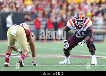 August 31, 2019, Chestnut Hill, MA, USA; Virginia Tech Hokies Offensive Lineman Silas Dzansi (60) während der NCAA Football Spiel zwischen Virginia Tech Hokies und Boston College Eagles unter Alumni Stadium. Anthony Nesmith/CSM Stockfoto