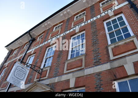 Die Vorderseite des Cowper und Newton Museum in Olney, Buckinghamshire. Das Museum erinnert an das Leben von William Cowper und John Newton. Stockfoto