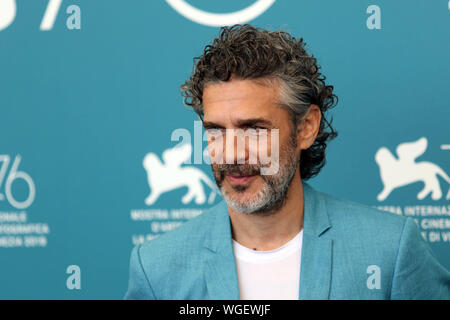 Italien, Lido di Venezia, 1. September 2019: Argentinos Schauspieler Leonardo Sbaraglia im PHOTOCALL "Wasp Network" während der 76. Filmfestival von Venedig Stockfoto