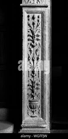 MOLDURA DE UNA DE LAS PUERTAS DEL CASTILLO DE LA CALAHORRA - SIGLO XVI-DECORACION PLATERESCA. Lage: CASTILLO. Cenes de la Vega. GRANADA. Spanien. Stockfoto