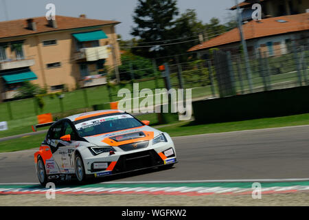 MATTEO BERGONZINI (BF MOTORSPORT CUPRA TCR DSG #72) Während der Tcr Italien Touring Car Championship 2019 (Rennen 2), Imola, Italien, 01. September 2019, Motoren Grand T Stockfoto