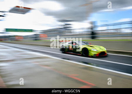 Towcester, Northamptonshire, Großbritannien. 1. September 2019. #98 Aston Martin Racing (GBR) Aston Martin Vantage AMR von Paul Dalla Lana (CAN), Darren Turner (GBR) und Ross Gunn (GBR) während der 2019 FIA 4 Stunden Silverstone World Endurance Championship in Silverstone Circuit angetrieben. Foto: Gergo Toth/Alamy leben Nachrichten Stockfoto