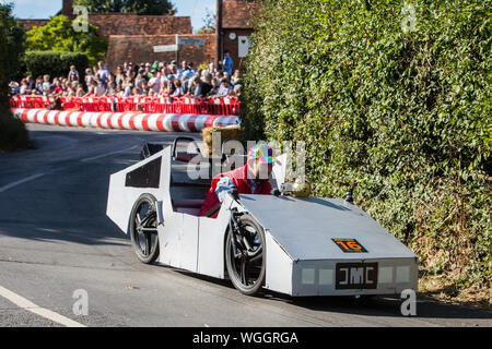 Cookham Dean, UK. 1. September, 2019. Ein custom-built Kart konkurriert im Cookham Dean Schwerkraft Grand Prix zugunsten der Thames Valley und Chiltern Air Ambulance. Credit: Mark Kerrison/Alamy leben Nachrichten Stockfoto