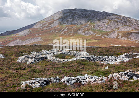 Tre'r Ceiri ist eine eiserne Alter hillfort Zurück zu über 200 v. Chr. zurückgeht. Es ist an der Nordküste der Halbinsel Llŷn im Norden von Wales. Stockfoto