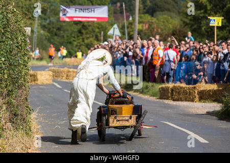 Cookham Dean, UK. 1. September, 2019. Ein custom-built Kart konkurriert im Cookham Dean Schwerkraft Grand Prix zugunsten der Thames Valley und Chiltern Air Ambulance. Credit: Mark Kerrison/Alamy leben Nachrichten Stockfoto