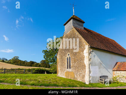 St Mary's Church (Kirche im Feld), Upwaltham, in der Nähe von Chichester, West Sussex, Großbritannien Stockfoto