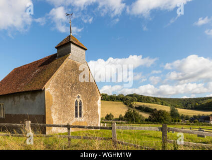 St Mary's Church (Kirche im Feld), Upwaltham, in der Nähe von Chichester, West Sussex, Großbritannien Stockfoto