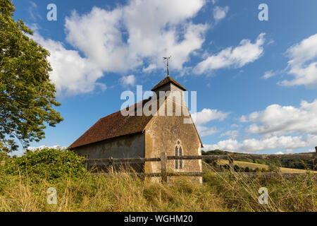 St Mary's Church (Kirche im Feld), Upwaltham, in der Nähe von Chichester, West Sussex, Großbritannien Stockfoto