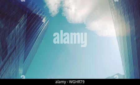 Ansicht von unten Moderne Gebäude Wolkenkratzer niedrige Winkel Kamera Stockfoto