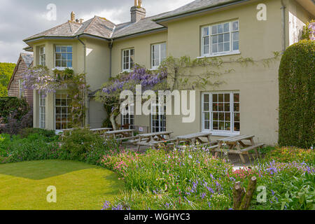 Das Restaurant, wo Sie entspannen können, genießen Sie einen Kaffee mit Kuchen oder ein gutes Essen im Gartenhaus devon Stockfoto