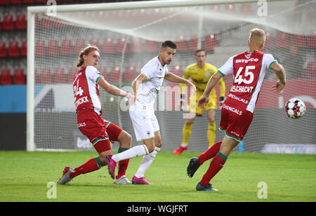 WAREGEM, Belgien - 01 September: Kevin Mirallas von Antwerpen Kämpfe um die Kugel mit ewoud Pletinckx der Zulte während der Jupiler Pro League Spieltag 6 zwischen Zulte Waregem und Royal Antwerpen FC am 01 September, 2019 in Waregem, Belgien. (Foto von Vincent Credit: Pro Schüsse/Alamy leben Nachrichten Stockfoto