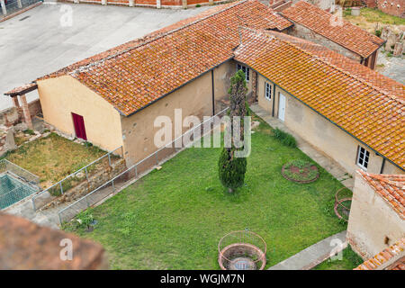 Alte Festung oder Fortezza Vecchia Hinterhof in Livorno, Italien. Blick von oben. Stockfoto