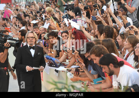 Venedig, Italien. 01 Sep, 2019. Der britische Schauspieler Gary Oldman besucht die Premiere der Waschsalon auf der 76. Filmfestival von Venedig am Sonntag, 1. September 2019. Foto von Rune Hellestad/UPI Quelle: UPI/Alamy leben Nachrichten Stockfoto