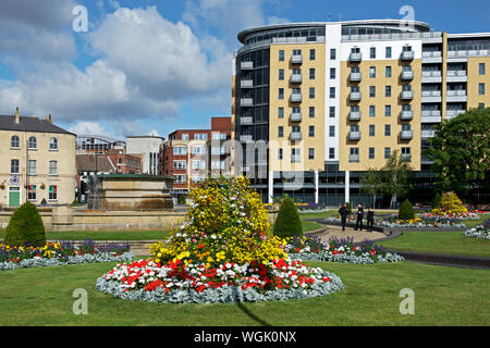 Queens Gardens und der BBC, im Zentrum von Hull, East Yorkshire, England, Großbritannien Stockfoto