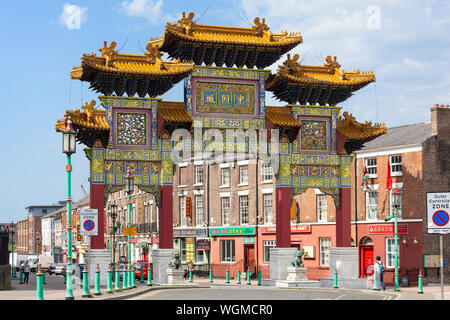 Chinatown Gate (Paifing), Chinatown, Nelson Street, Liverpool, Merseyside, England, Vereinigtes Königreich Stockfoto