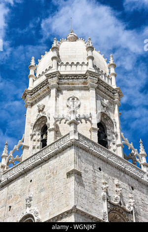 Lissabon, Portugal - Juli 26, 2019: Stein varving Details auf der World Heritage Jeronimos Kloster in Belem aufgeführt Stockfoto
