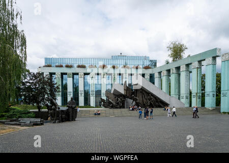 Warschau, Polen - Juli 2019: Warschauer Aufstand Denkmal. Der Aufstand Monument ist ein Monument, das sich in Warschau, Polen, gewidmet dem Warschauer Aufstand von 1944 Stockfoto