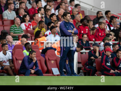 London, Großbritannien. 1. Sep 2019. Tottenham Hotspur Manager Mauricio Pochettino ist während der Englischen Premier League North London Derby zwischen Arsenal und Tottenham Hotspur im Emirates Stadium in London, Großbritannien an Sept. 1, 2019 gesehen. Credit: Han Yan/Xinhua/Alamy leben Nachrichten Stockfoto